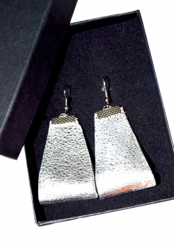 Серьги из натуральной кожи